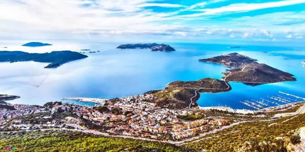 Turistler akın etse de yaşayanlar kaçmak istiyor! Sıcaklık artıyor, nem katlanıyor: Orada yaşamak yazın kabus oluyor 1